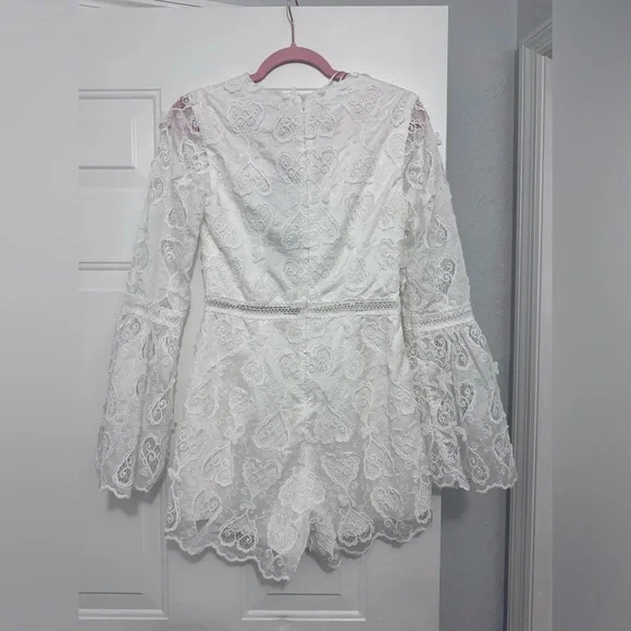 NWT Elliatt $318 Ivory Lace Romper Size small - Picture 6 of 9